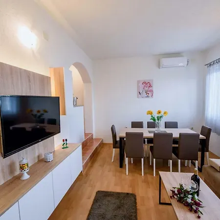 Tatil Evi Vila Kathi Brist